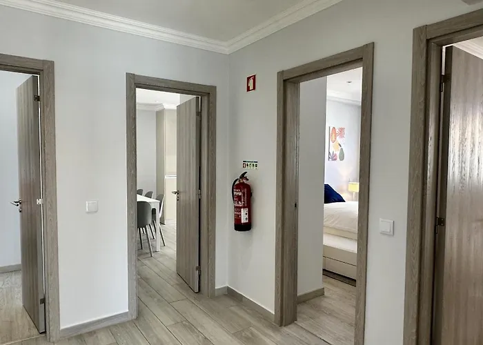 Hibisco 1 - Shared Pool - 8 Guests - Albufeira